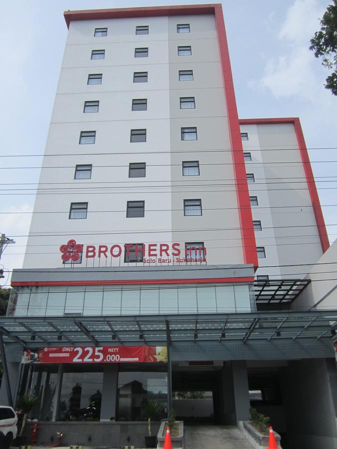 Brothers Inn Sukoharjo Exteriör bild