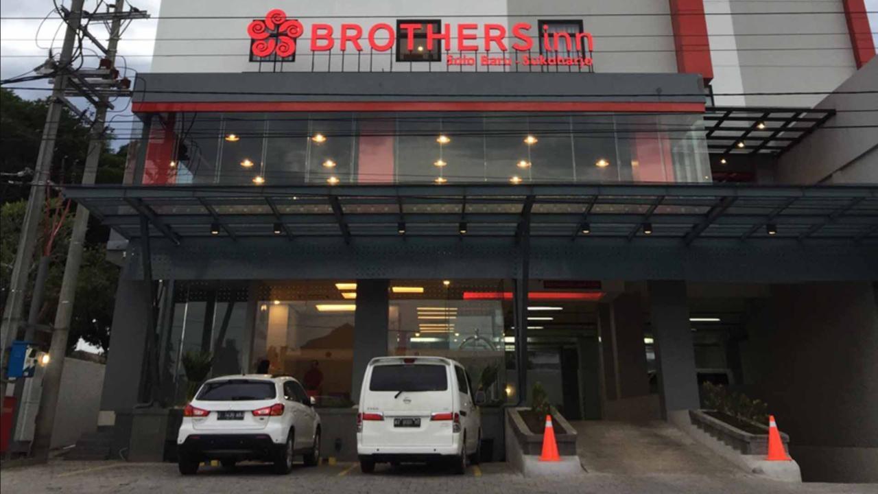 Brothers Inn Sukoharjo Exteriör bild